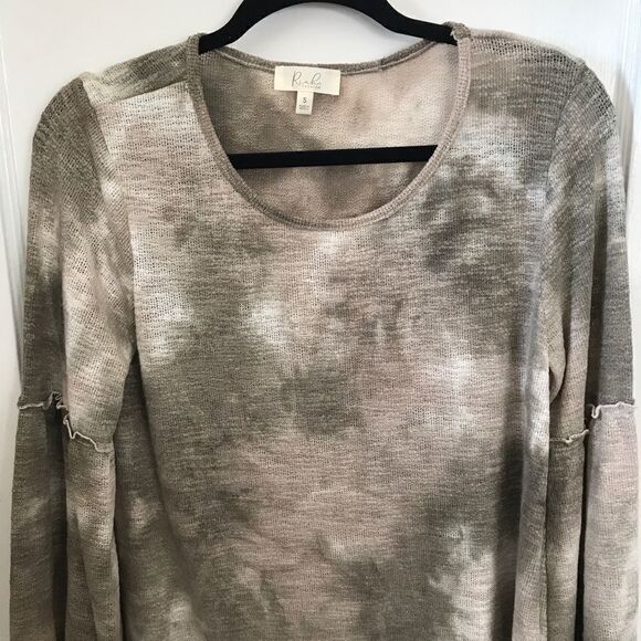 NWOT Riah Fashion Round Neck Puff Sleeve Top - Picture 7 of 7